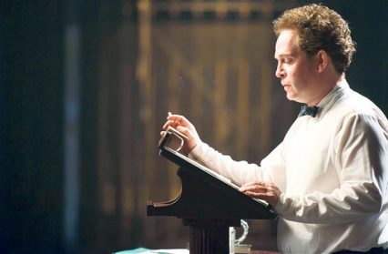 Tom Hollander as Dylan Thomas in Andrew Davies' A Poet in New York (2014)
